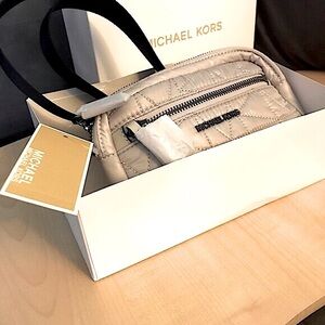 Vegan MICHAEL KORS Belt Bag quilted lightweight grey & silver NWT + Original box